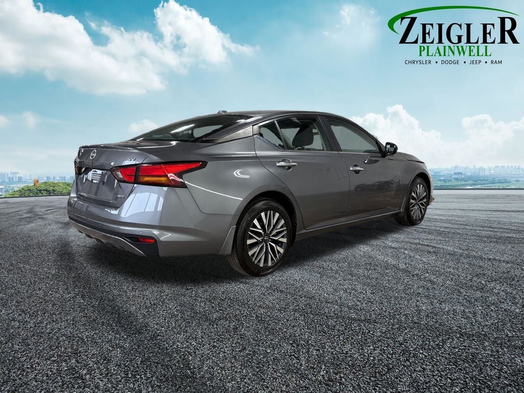2024 Nissan Altima 2.5 SV NissanConnect featuring Apple CarPlay