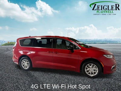 2025 Chrysler Pacifica Select Radio: Uconnect 5 with 10.1" Display