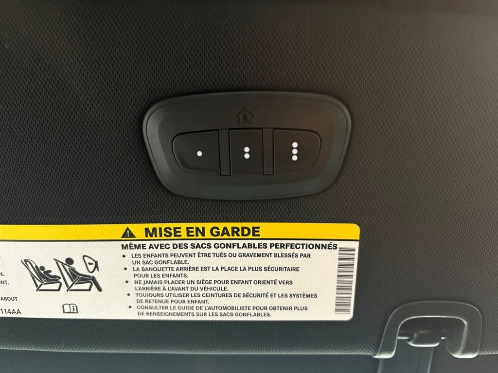 2025 Chrysler Pacifica Select Radio: Uconnect 5 with 10.1" Display