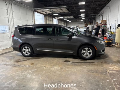 2017 Chrysler Pacifica Touring L Plus