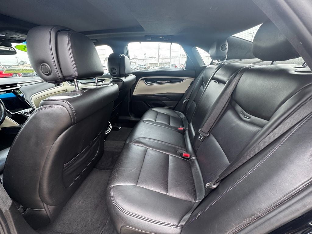 2013 Cadillac XTS Platinum Power moonroof