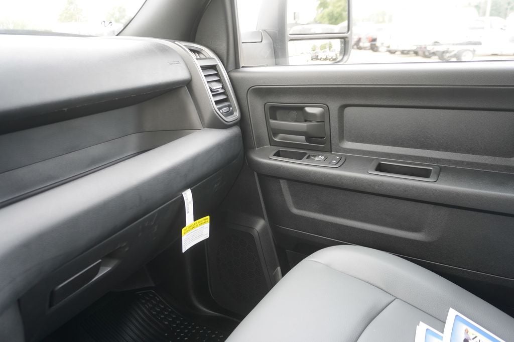 2023 RAM 3500 Tradesman 8.4" Touchscreen Display & Apple CarPlay