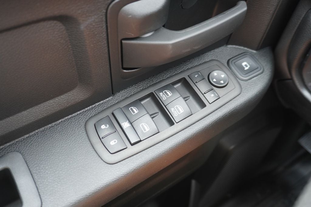 2023 RAM 3500 Tradesman Navigation System & 8.4" Touchscreen Display