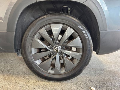 2022 Volkswagen Taos 1.5T S Alloy wheels