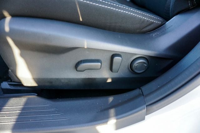 2023 Subaru Outback Premium Backup Camera & Blue Tooth