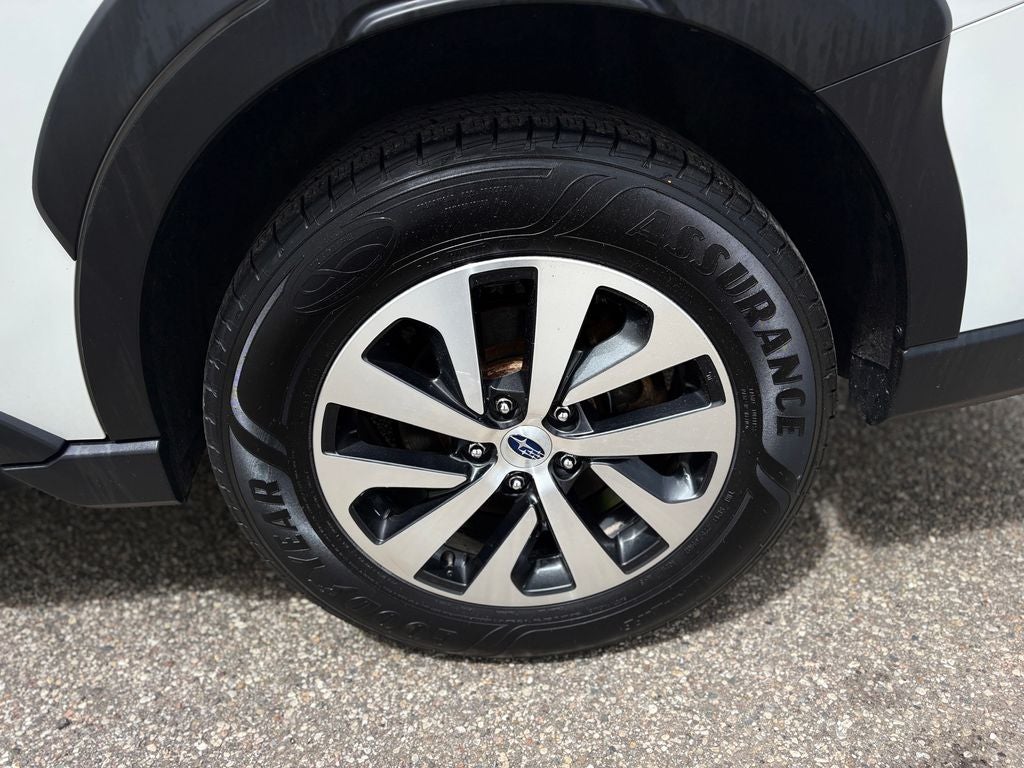 2024 Subaru Outback Premium Alloy wheels