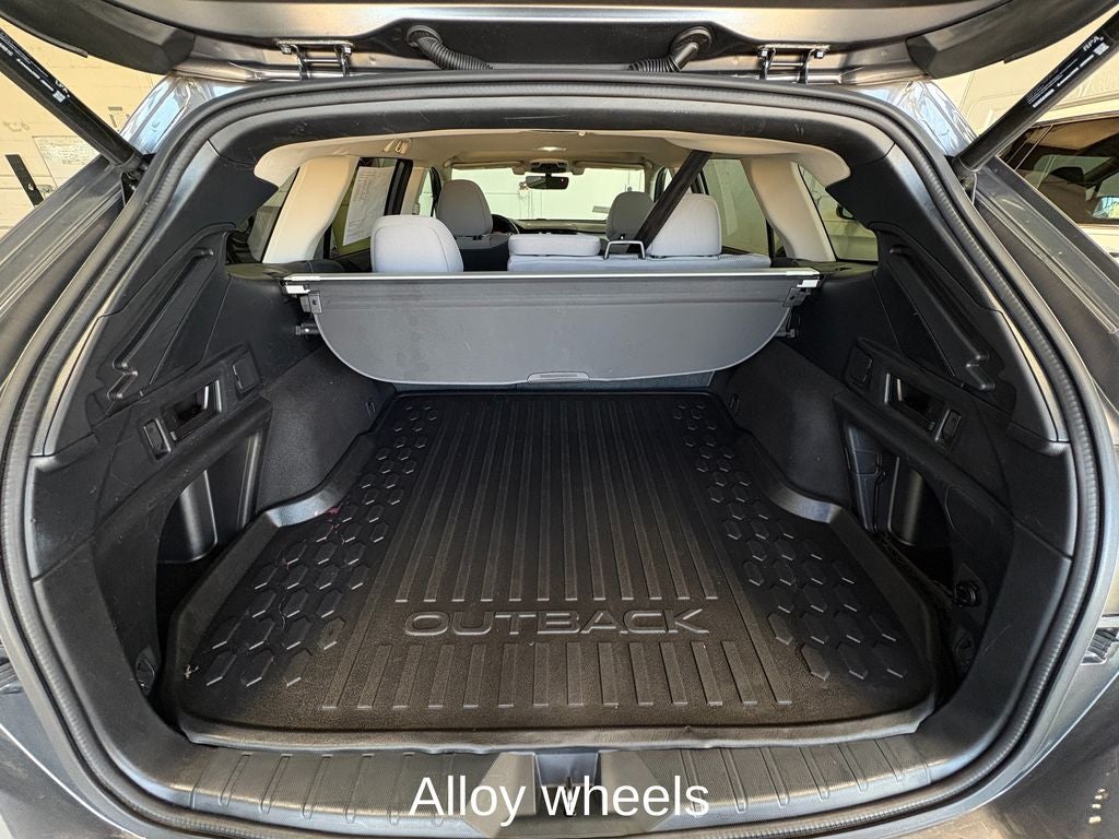 2022 Subaru Outback Premium BSD & RCTA & Keyless Access & Push Button Start