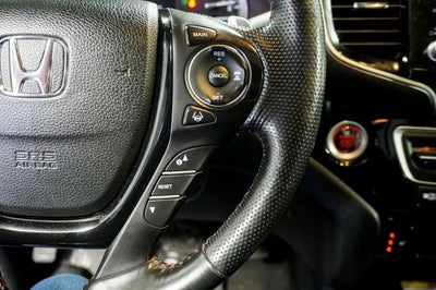 2022 Honda Ridgeline Black Edition Power moonroof & Navigation System