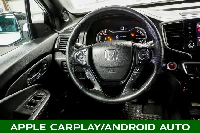 2022 Honda Ridgeline Black Edition Power moonroof & Navigation System