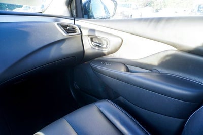 2022 Nissan Murano SL Navigation System & Dual Panel Panoramic Moonroof