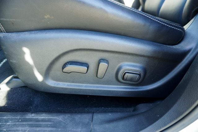 2024 Nissan Murano SL Power moonroof & Navigation System