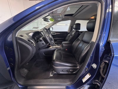 2017 Nissan Pathfinder Platinum