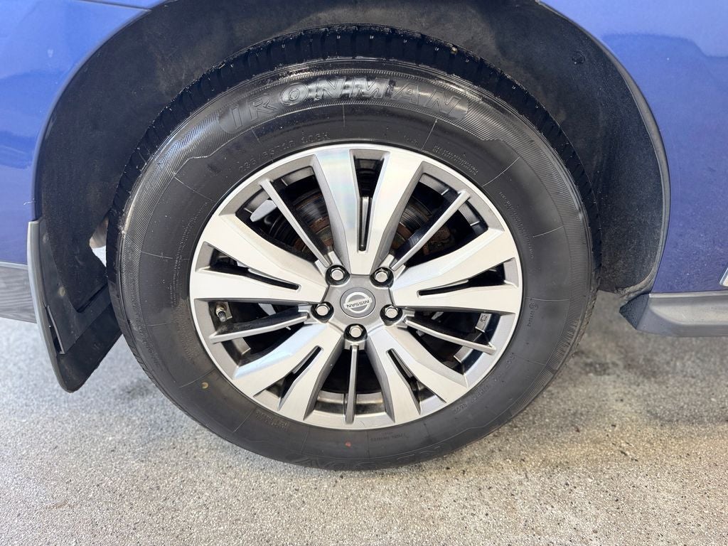 2017 Nissan Pathfinder Platinum