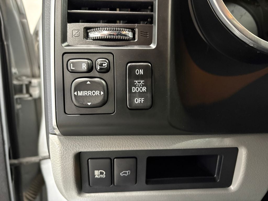 2020 Toyota Sequoia Limited Power moonroof