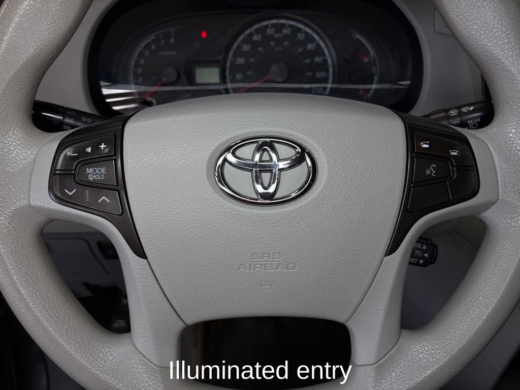 2011 Toyota Sienna LE 8 Passenger