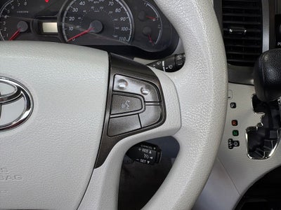 2011 Toyota Sienna LE 8 Passenger