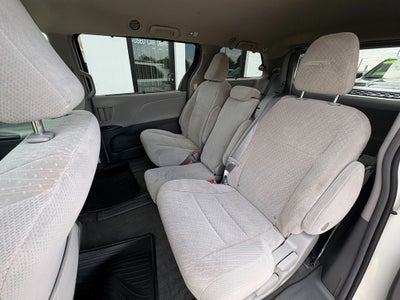 2018 Toyota Sienna LE 8 Passenger