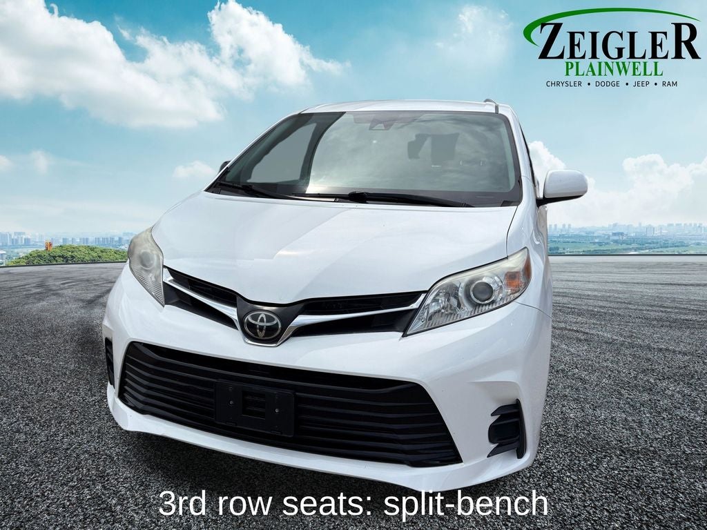 2018 Toyota Sienna LE 8 Passenger