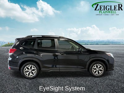 2024 Subaru Forester Premium Power moonroof: Panoramic