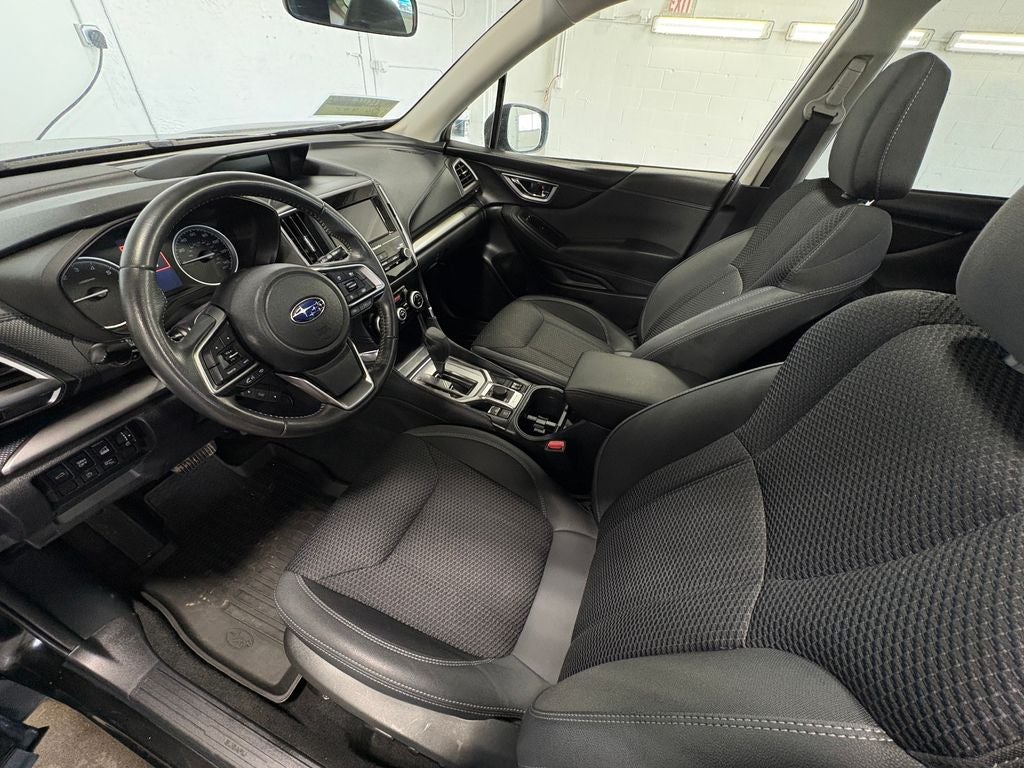 2024 Subaru Forester Premium Power moonroof: Panoramic