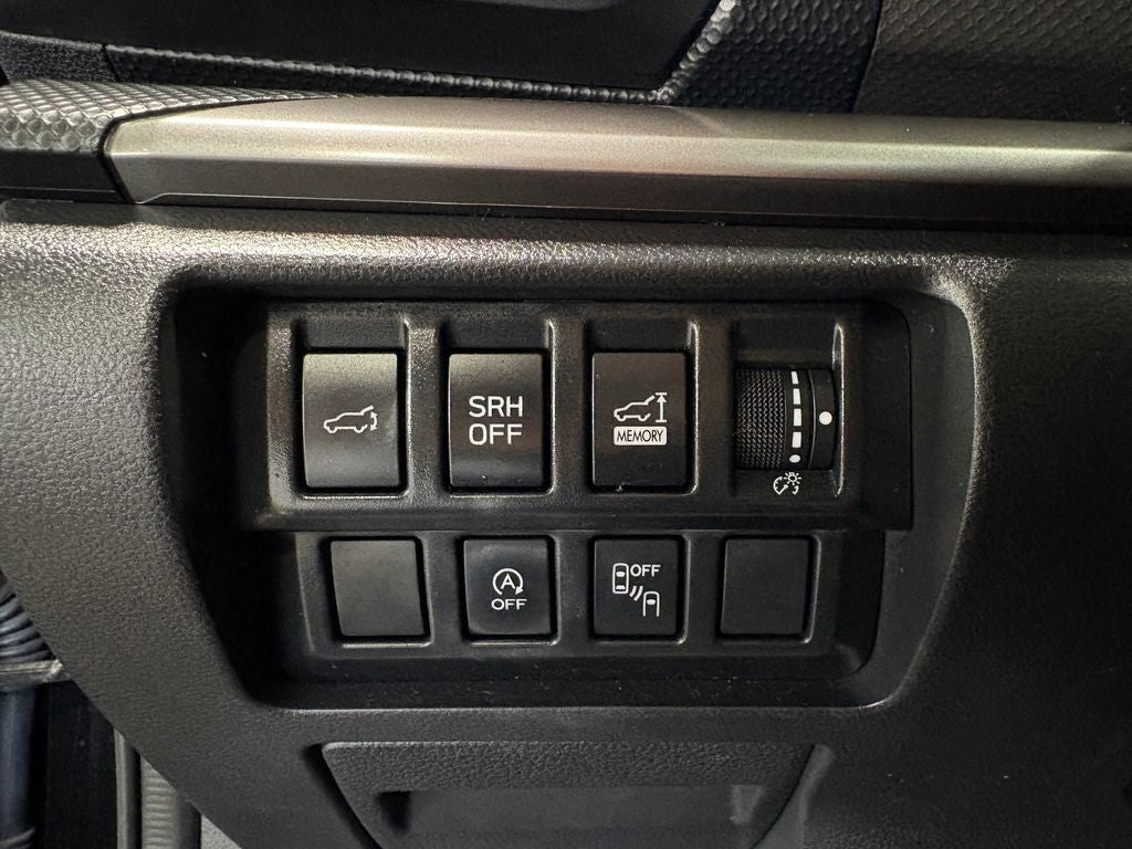 2024 Subaru Forester Premium Power moonroof: Panoramic