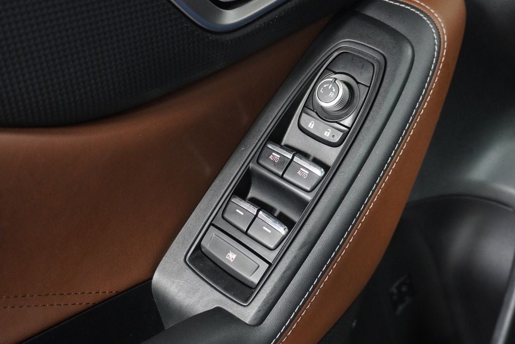 2023 Subaru Forester Touring Power moonroof: Panoramic