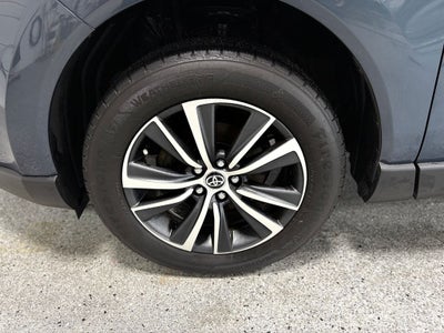 2022 Toyota Venza LE Power Liftgate