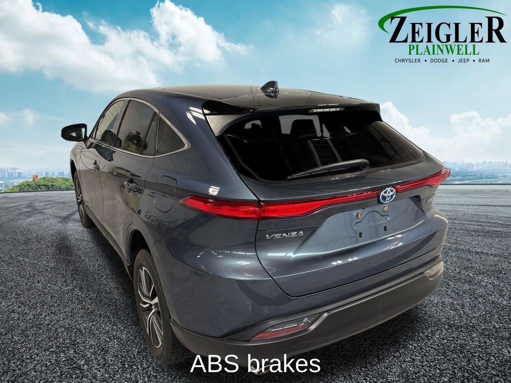 2022 Toyota Venza LE Power Liftgate