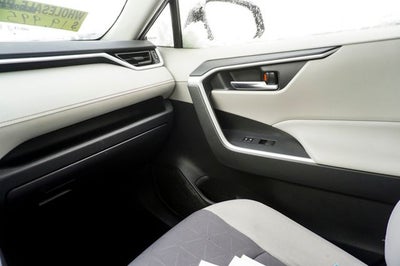 2020 Toyota RAV4 Hybrid XLE Moonroof & Backup Camera