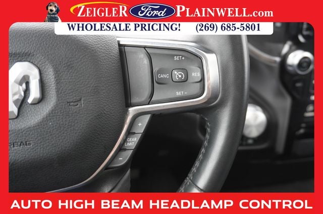 2024 RAM 1500 Laramie Crew Cab 4x4 PANORAMIC ROOF HEATED LEATHER 5.7 L H