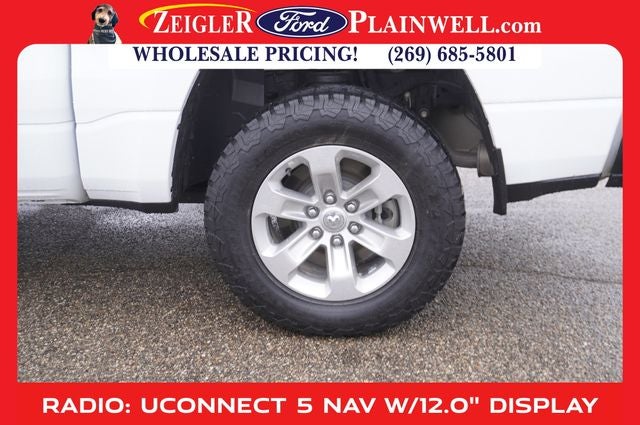 2024 RAM 1500 Laramie Crew Cab 4x4 PANORAMIC ROOF HEATED LEATHER 5.7 L H