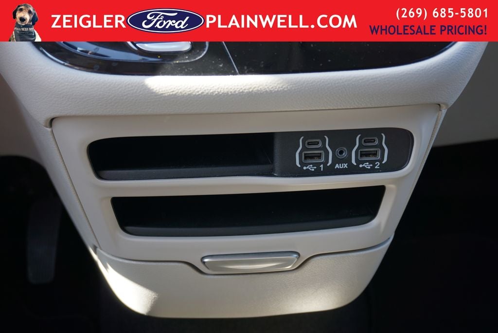 2024 Chrysler Pacifica Touring L Leather