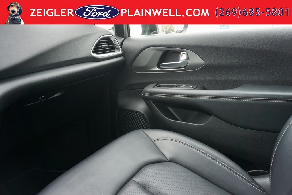 2025 Chrysler Pacifica Select PARK VIEW REAR CAMERA POWER LIFTGATE