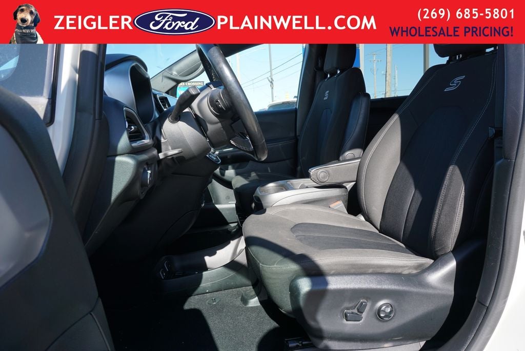 2020 Chrysler Pacifica Touring