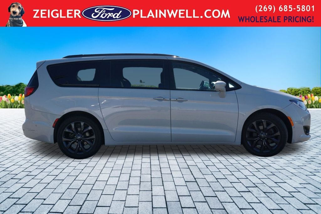 2020 Chrysler Pacifica Touring