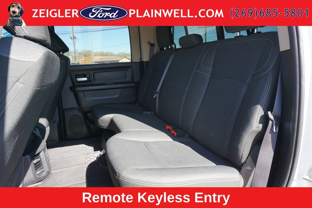 2019 RAM 3500 Tradesman Crew Cab 4x4 V8 6.4 Liter Hemi Fiberglass Topper T