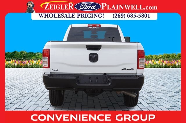 2023 RAM 3500 Tradesman 4x4 CREW CAB LONG BOX 6.4L V8 Navigation HD Vinyl