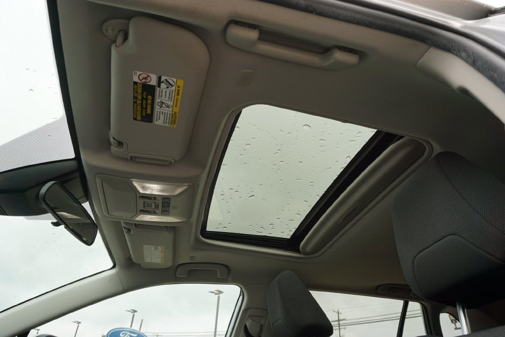 2023 Toyota RAV4 Hybrid XLE AWD Power Moonroof Convenience Pkg Rear Camera