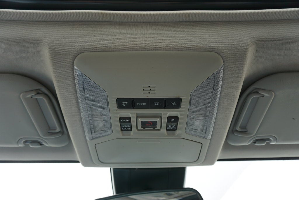 2023 Toyota RAV4 Hybrid XLE AWD Power Moonroof Convenience Pkg Rear Camera