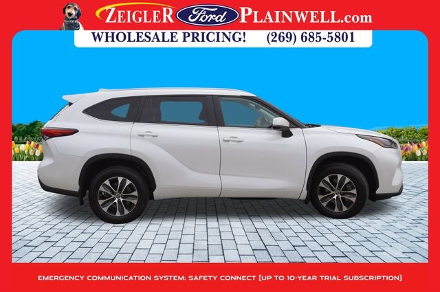 2023 Toyota Highlander XLE AWD POWER MOONROOF LEATHER REAR CAMERA