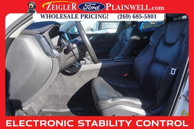 2018 Volvo XC60 T6 Momentum AWD Pano Roof NAV H Leather Vision & Advanced HUD