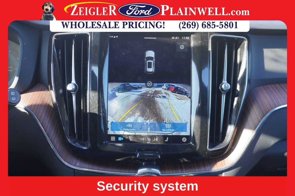 2023 Volvo XC60 Recharge Plug-In Hybrid T8 Plus Dark Theme