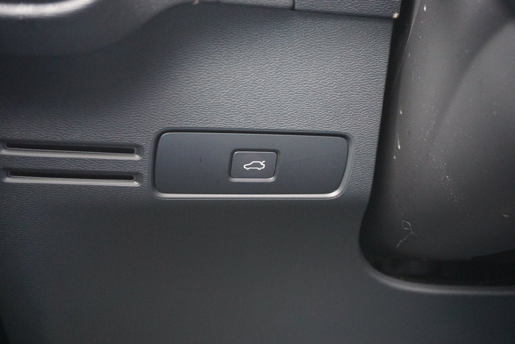 2024 Volvo XC40 B5 Core AWD NAVIGATION HEATED SEATS RAR CAMERA