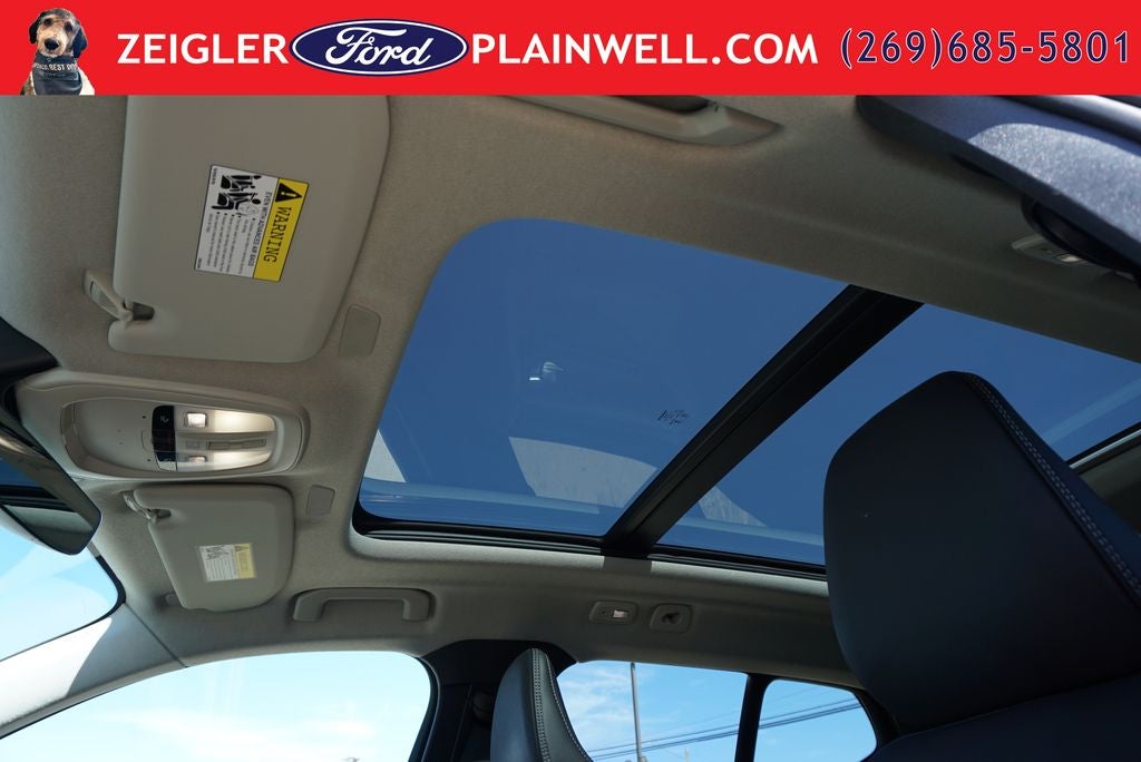 2024 Volvo XC40 B5 Core AWD HEATED LEATHER MOONROOF NAVIGATION