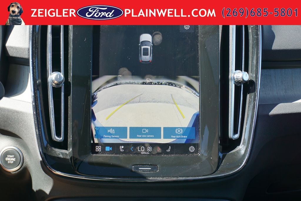 2024 Volvo XC40 B5 Core AWD HEATED LEATHER MOONROOF NAVIGATION