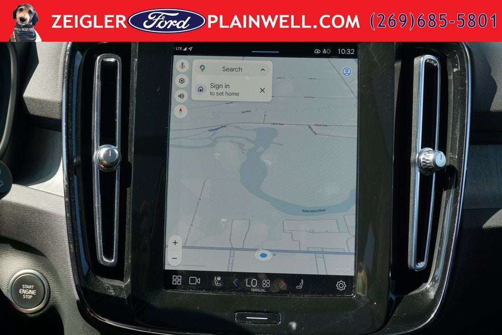 2024 Volvo XC40 B5 Core AWD HEATED LEATHER MOONROOF NAVIGATION