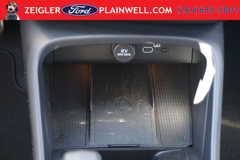 2024 Volvo XC40 B5 Core AWD HEATED LEATHER MOONROOF NAVIGATION