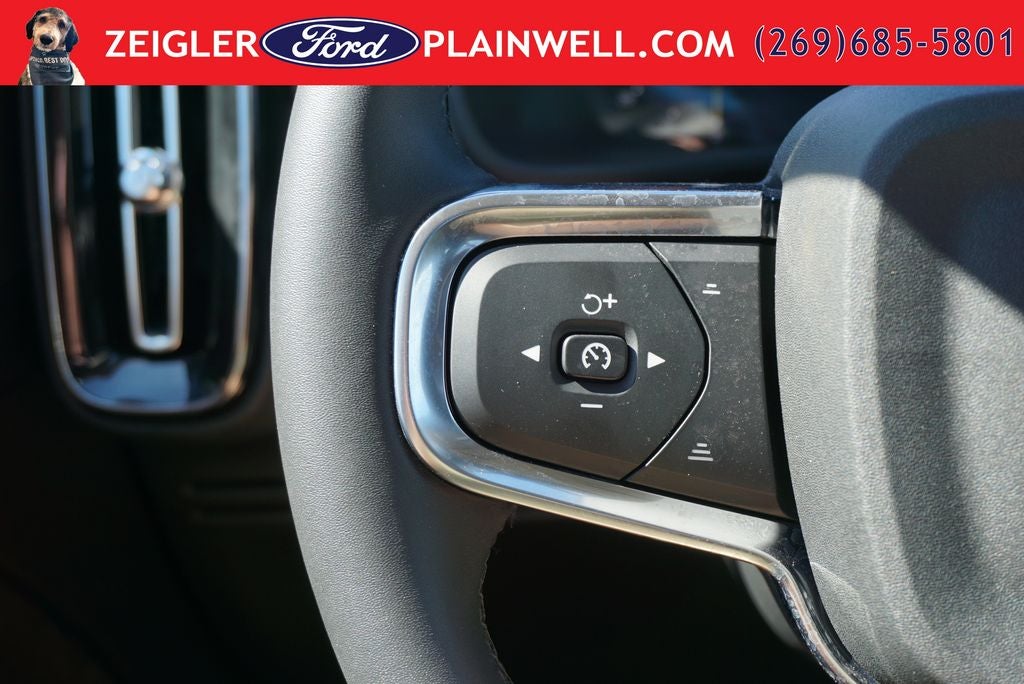 2024 Volvo XC40 B5 Core AWD HEATED LEATHER MOONROOF NAVIGATION