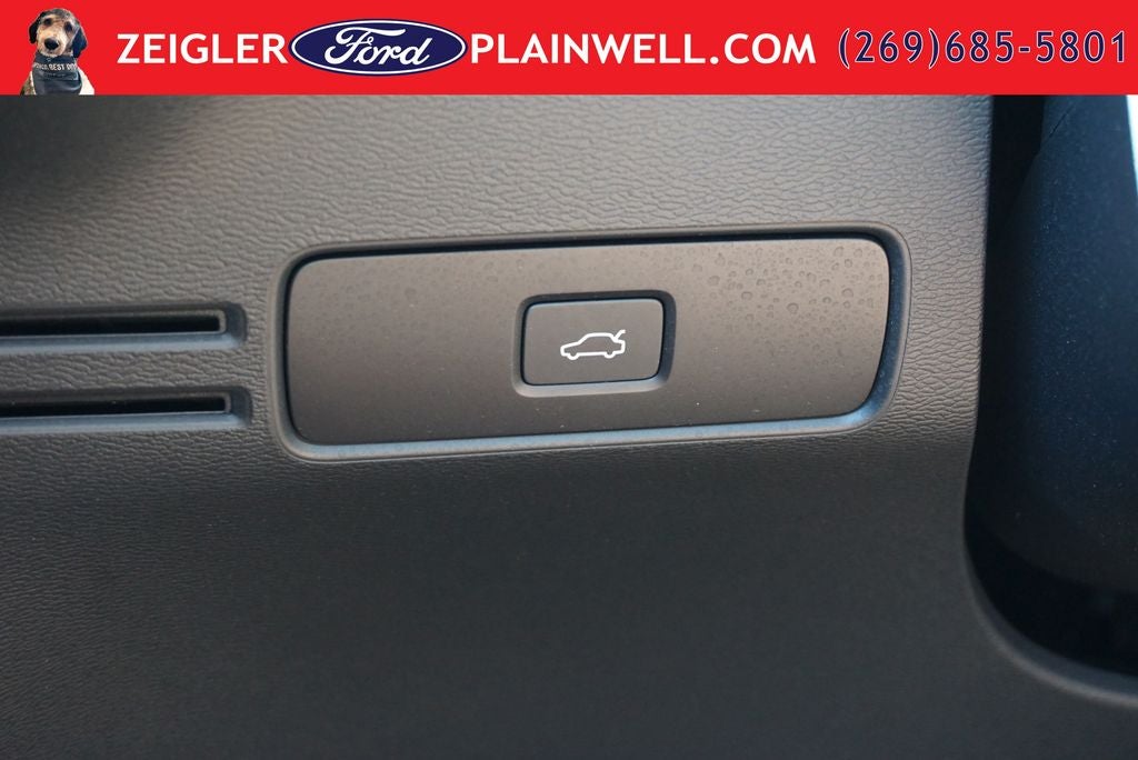2024 Volvo XC40 B5 Core AWD HEATED LEATHER MOONROOF NAVIGATION