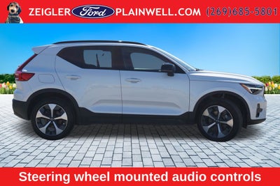 2024 Volvo XC40 B5 Core AWD HEATED LEATHER MOONROOF NAVIGATION